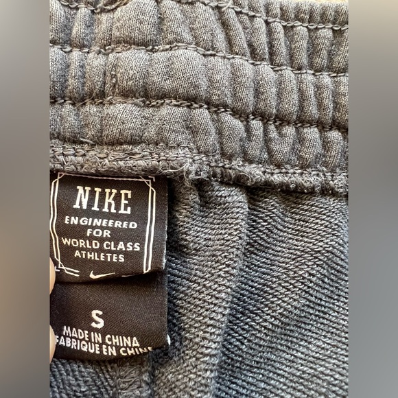 Retro Nike Shorts - Picture 5 of 6